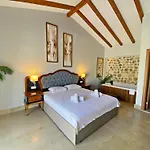 Tlos Dream 3+1 Villa, Oezel Havuzlu,